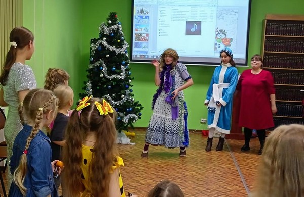 Семейный новогодний праздник «Новый год у ворот»