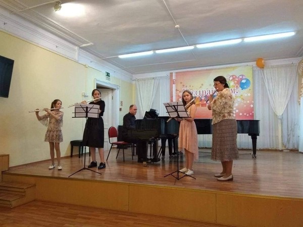 Концерт «Музыкальный подарок»