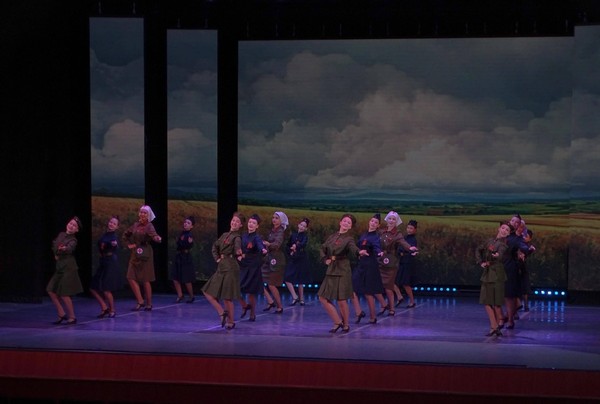 Мастер-класс «Сценическое движение для ансамбля как образ единства и патриотизма»