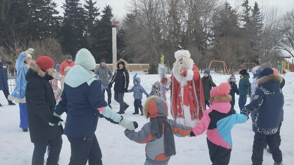 Игровая программа «Новогодний сундук чудес»