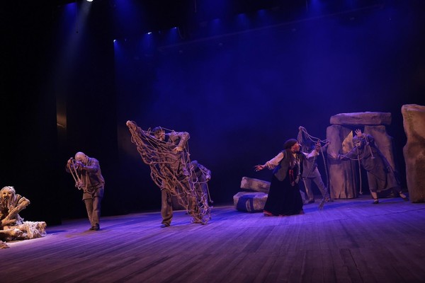 Прямой эфир «А. Зуркаев читает Булата Акуджаву»