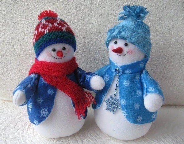 Мастер‑класс «Снеговик‑почтовик: создаем текстильную елочную игрушку!»