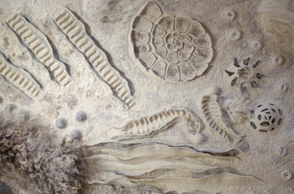 Выставка Светланы Шемякиной «Шерстяные ископаемые»