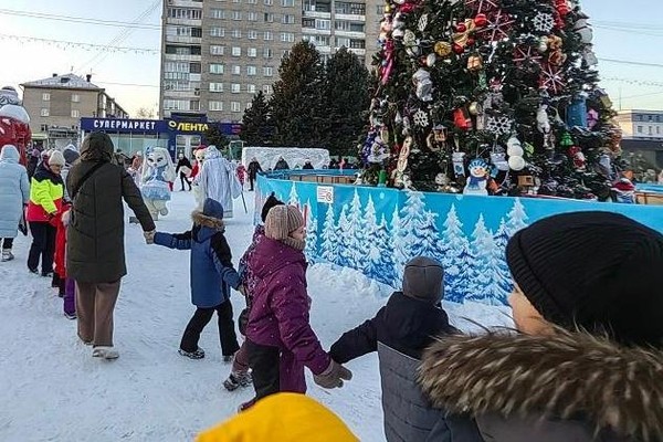 «Битва хороводов или Новый год в сети»