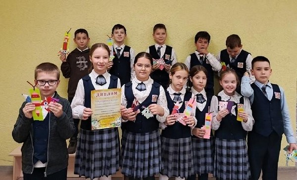 Развлекательно-познавательный час «Праздник приходит!»