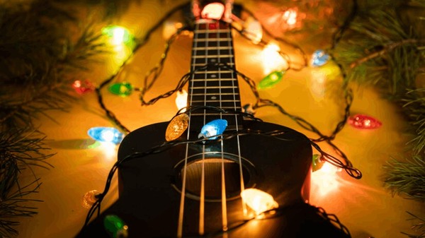 Новогодние мелодии на гитаре