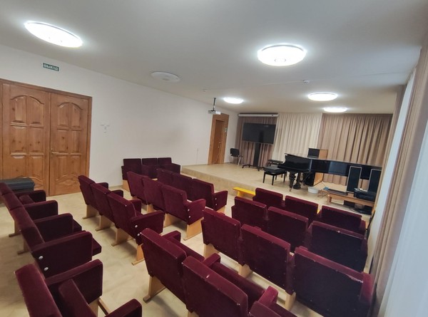 «Веточка с новогодними игрушками»