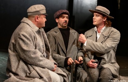 Подходцев и двое других, или Безобразие, которому имени нет