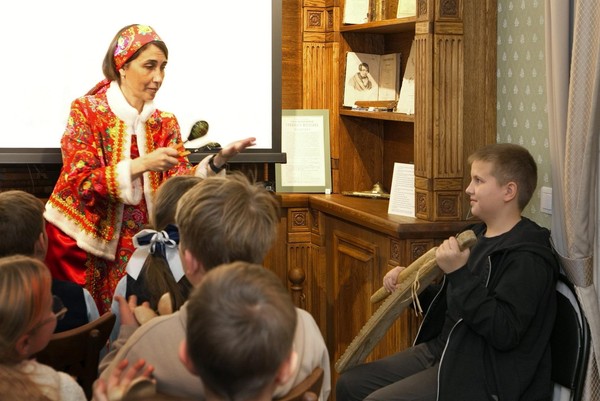 Мастер-класс «Без ложки – не обед, без стука – не концерт!»