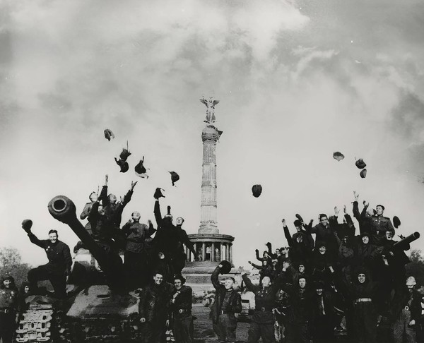 Спектакль «А зори здесь тихие»