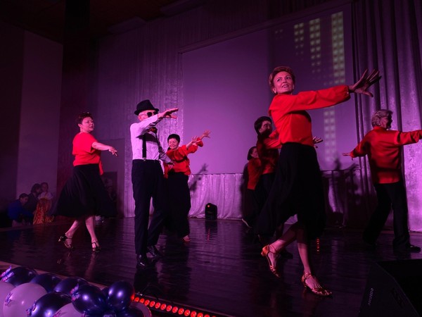 Занятие по бальным танцам