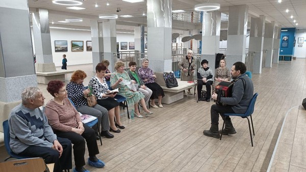 Исполнение песен под гармонь «Зима-чародейка пришла незаметно»