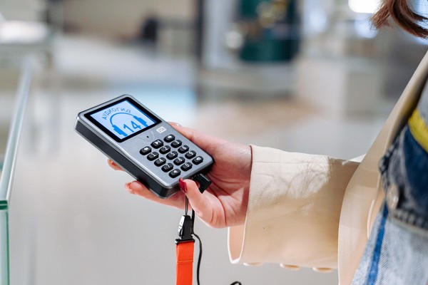 Аудиогид по выставке «Свет между мирами»