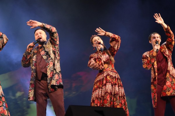 Концерт «Мы дарим вам свои сердца!»