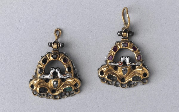 Лекция «Символы власти, любви и красоты»: кольца, браслеты, серьги»