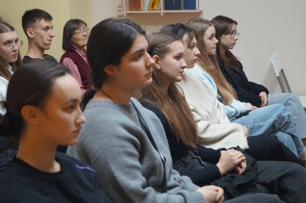 Лекция «Путь служения: маленькие поступки, большие перемены»