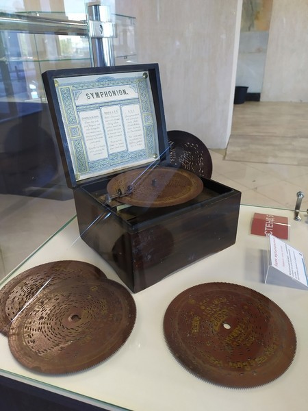 Музей радио и телевидения Дедушкиного чердака