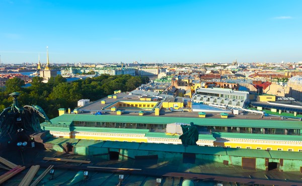 Романтический Питер: дворы, парадные, коммуналка и крыша