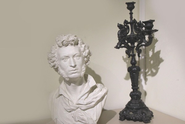 Выставка «По страницам «Капитанской дочки»