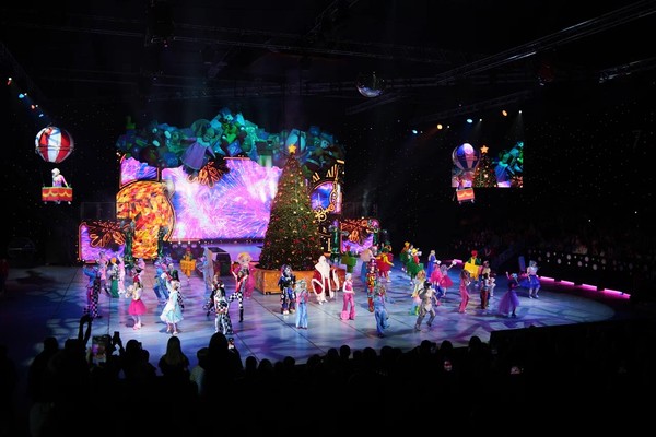 Ёлка в Гостином дворе