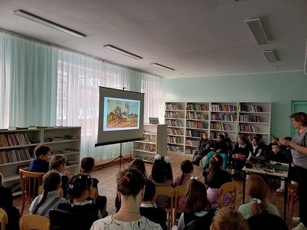 Познавательный час «Необычная экспедиция по новогодним традициям»