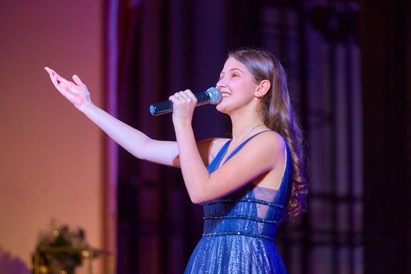 Анна Глотова и Rossband. В шаге от Нового года