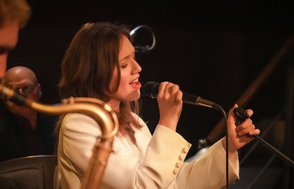 Софи Гертье: Диалог у новогодней ёлки