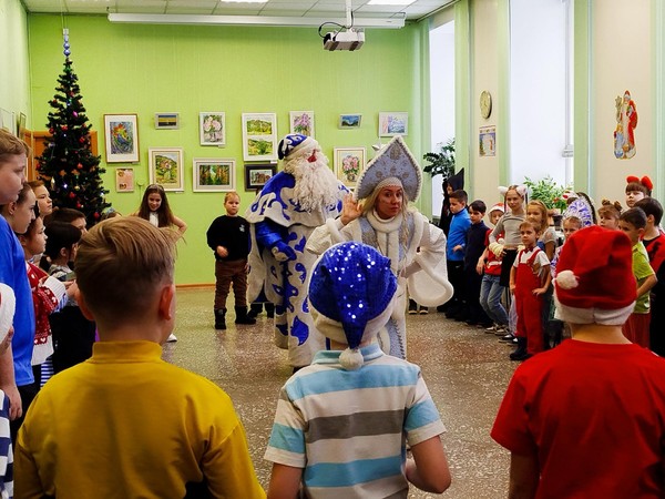 Праздничная программа «Новогоднее волшебство»