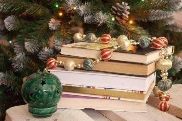 Выставка «Хрупкая история: летопись елочных украшений»