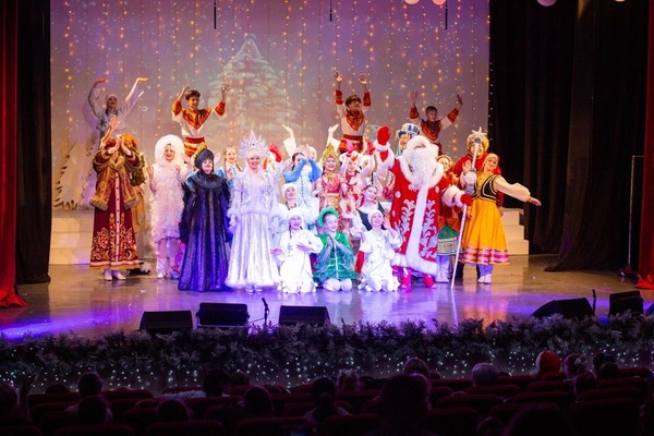 Представление «Новогодний билет в замок развлечений»