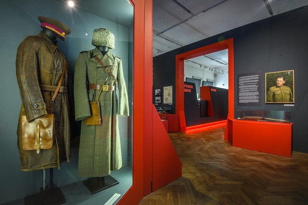 Память горя сурова, память славы жива