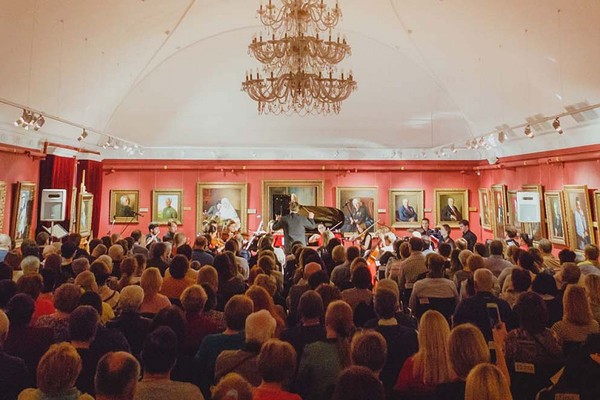 Новогодний концерт при свечах. Моцарт. Маленькая ночная серенада. Бетховен. К Элизе. Чайковский. Серенада