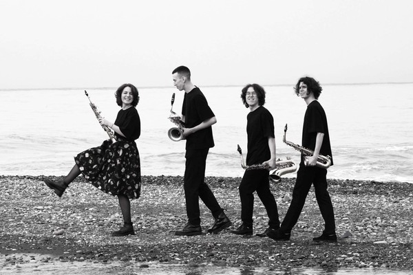 Новогодние саксофоны