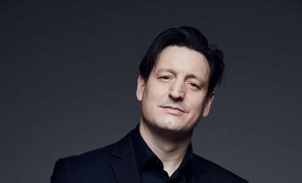 Новый год с Карлосом Д’Онофрио: голос, рояль и игристое