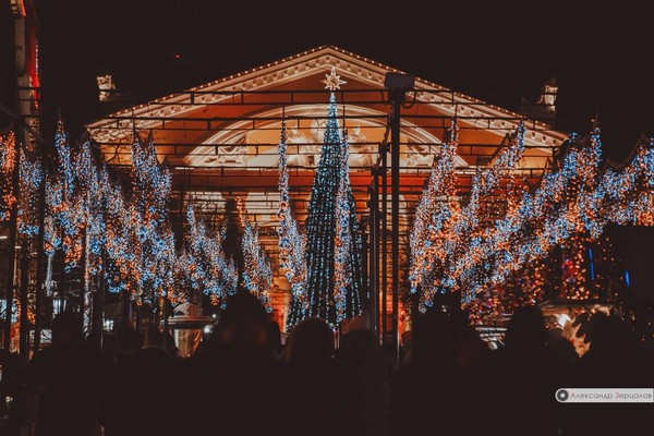 Праздничная программа «Новый год нам дарит чудо»