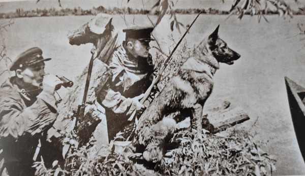 Тематическая беседа «Багдасаров Константин Константинович».Акция «Листая военные страницы»