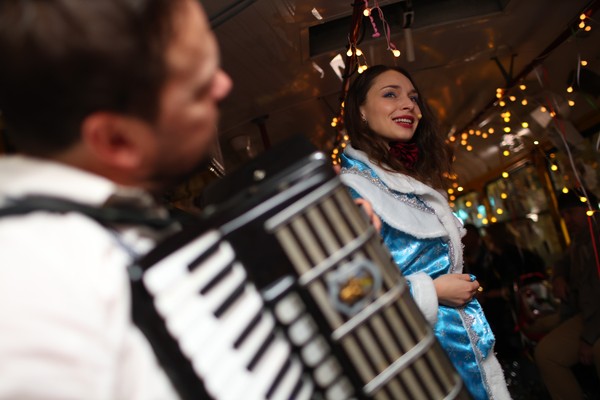 Новогодняя ночь в трамвае