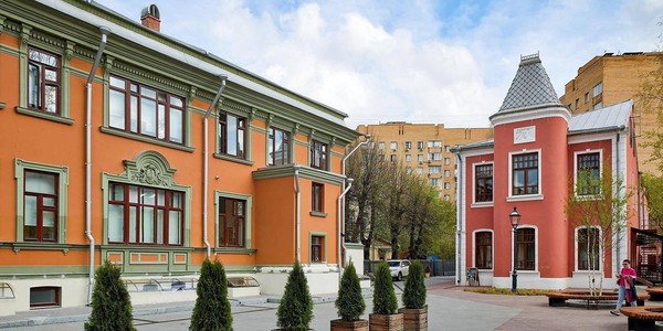 Экспозиции Дома-музея С. А. Есенина и «Есенин-центра»