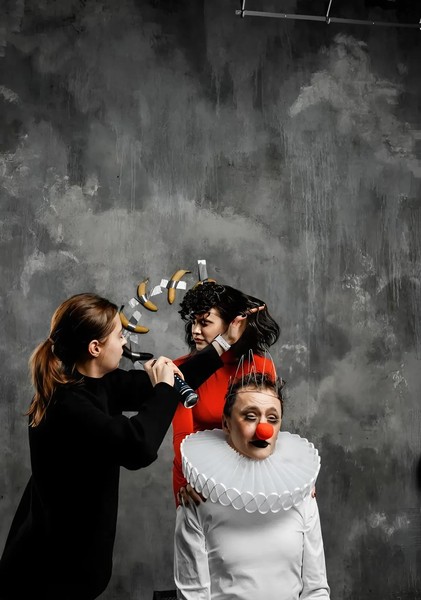 8 клоунов v poiskah umora