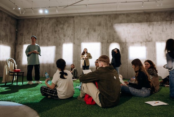 Спектакль «И вот я здесь»