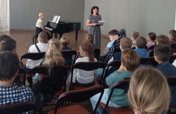 Музыкально-поэтическая программа «Сказки осени»