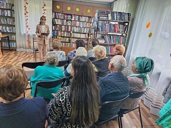 Час общения «Нет одиночества там, где есть книга»