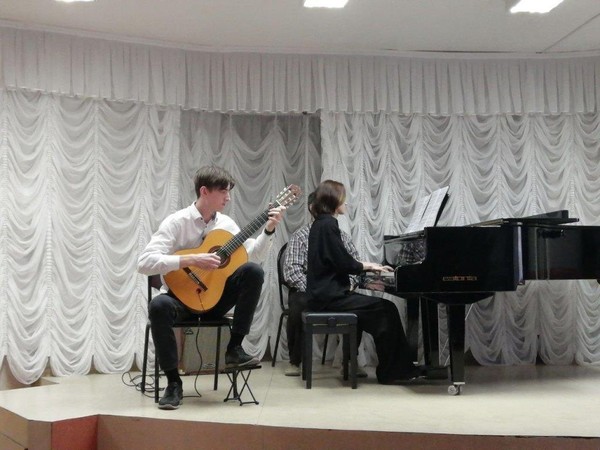 Концерт «Раскрасим мир яркими цветами!»