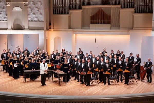 Средь шумного бала