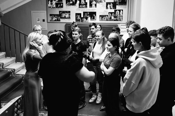 Экскурсия «От шепота света до громких движений»