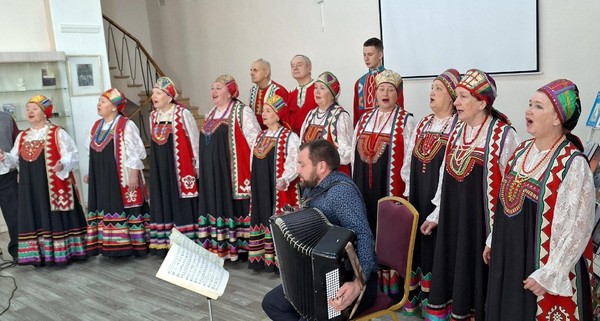 Возьмемся за руки друзья