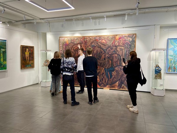 Программа «Мир искусств детям. Выставка «Нить и древо»