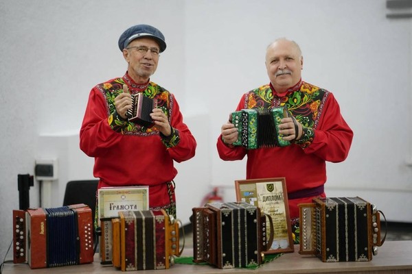 Концертно-познавательная программа «Звучит гармонь над Волгою!»