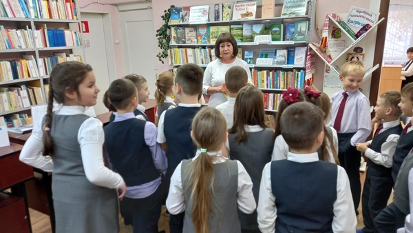 Час хорошей литературы «День начинается с чудес»