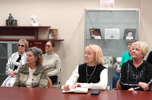 Декабрь с «Литературным четвергом»